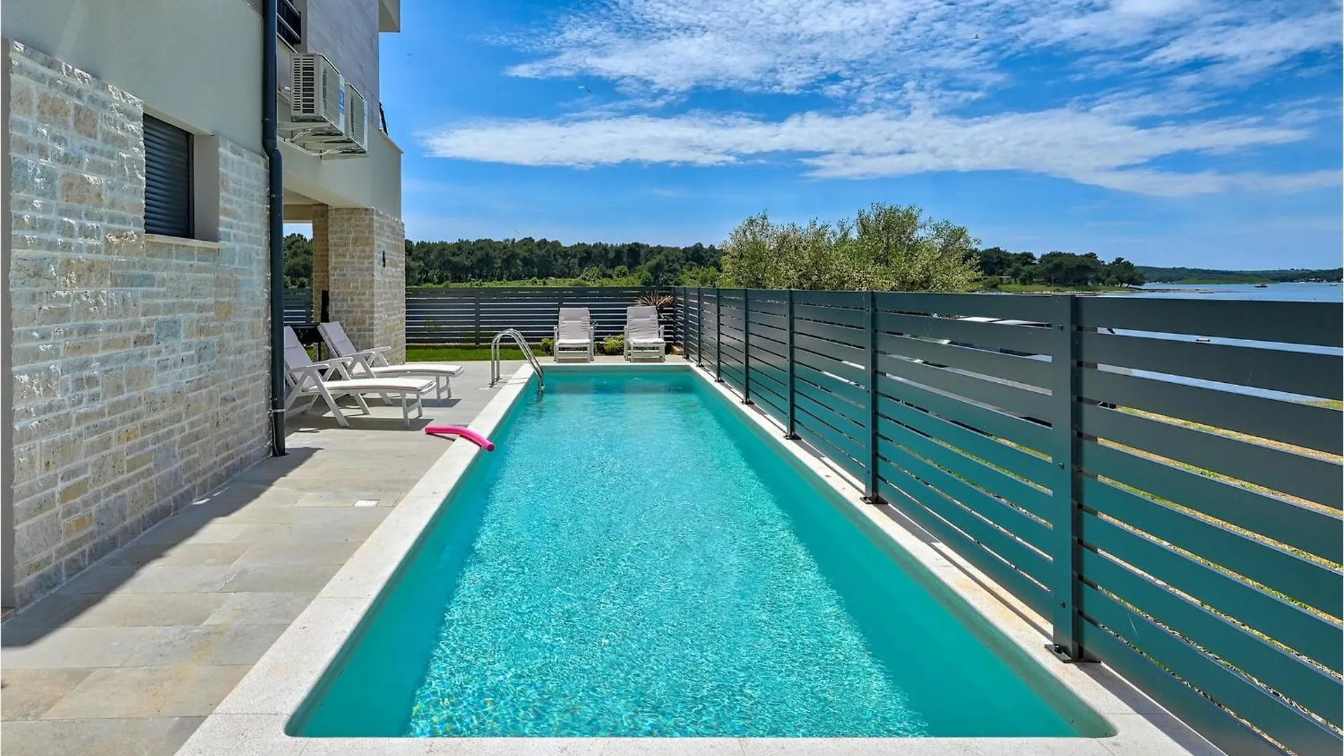 Villa Medulin 1 0*,